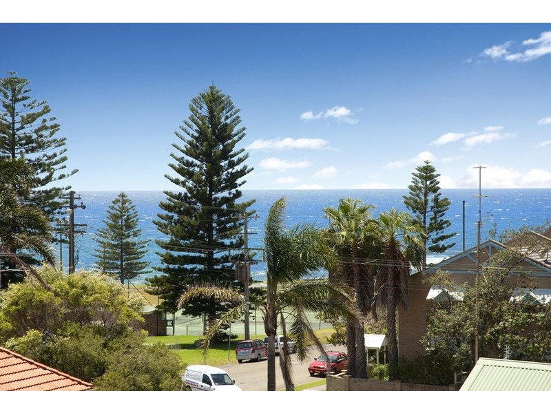 4 Headland Ave, Austinmer NSW 2515