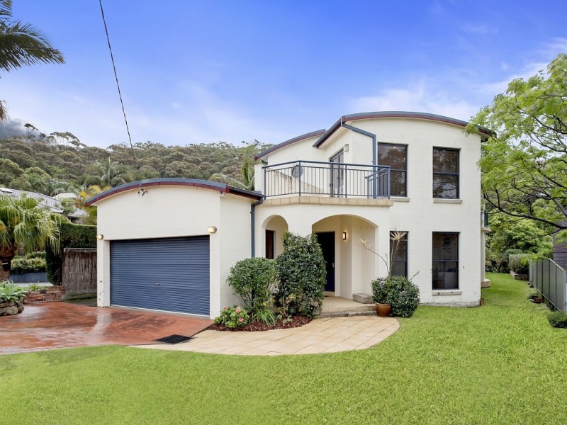 8 Squires Crescent, Coledale NSW 2515