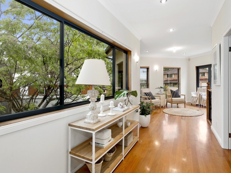 8 Squires Crescent, Coledale NSW 2515