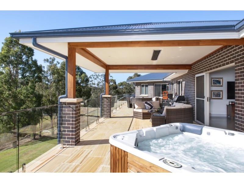 70 William James Drive, Mount Kembla NSW 2526