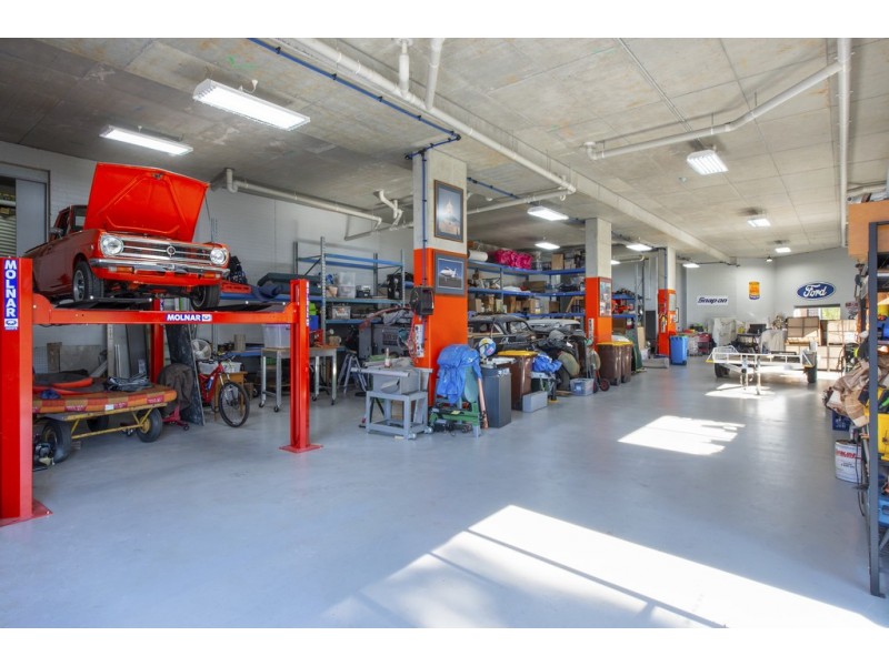 70 William James Drive, Mount Kembla NSW 2526