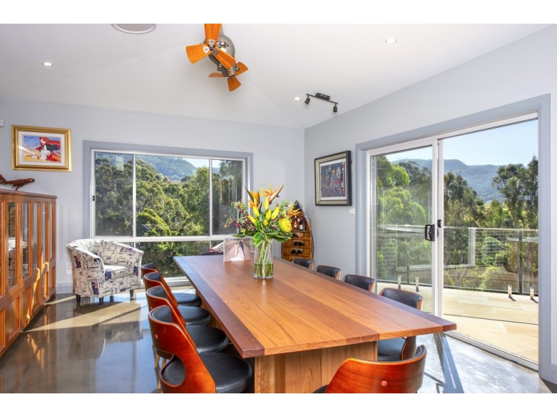 70 William James Drive, Mount Kembla NSW 2526