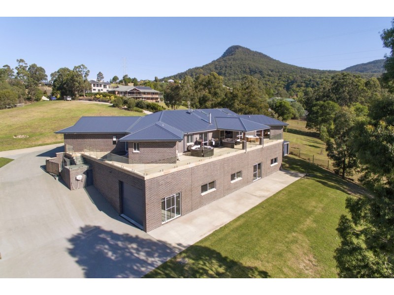 70 William James Drive, Mount Kembla NSW 2526