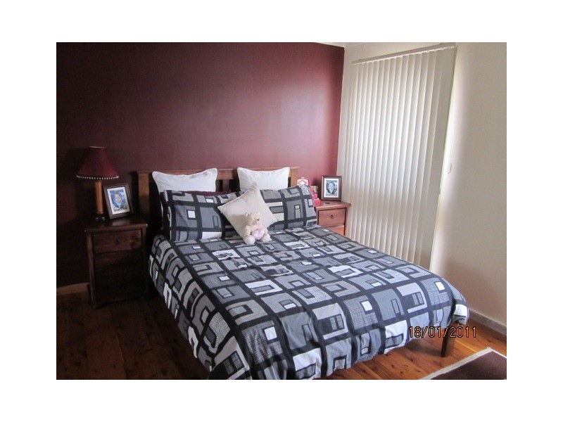 17 Leicester Street, Leumeah NSW 2560