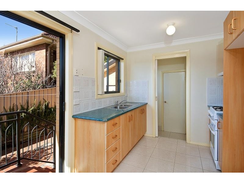 1/13 Rowlands Avenue, Wollongong NSW 2500