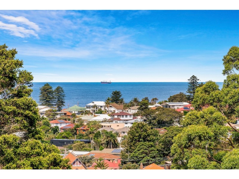 21 The Lookout, Thirroul NSW 2515