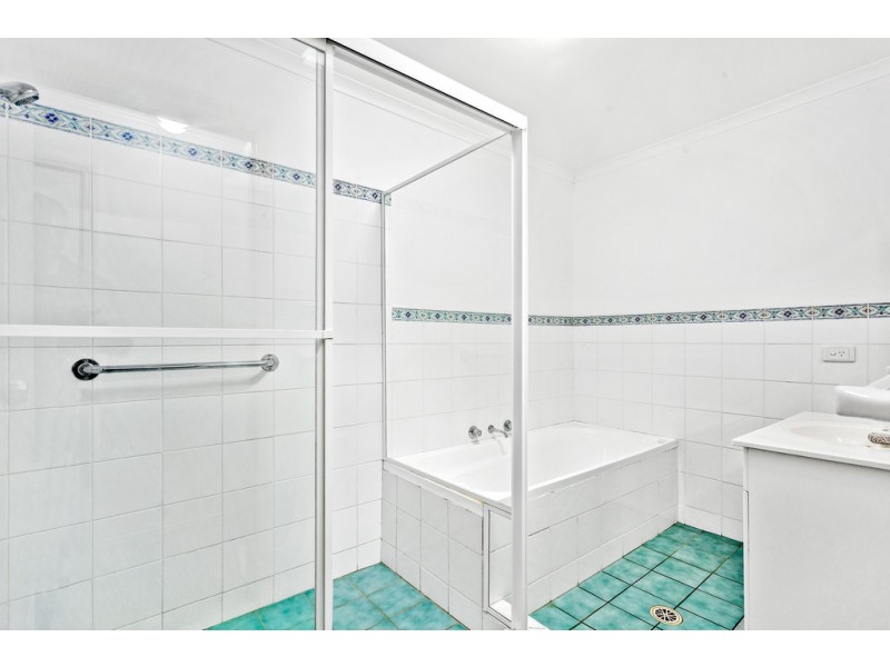 1/13 Henley Road, Thirroul NSW 2515