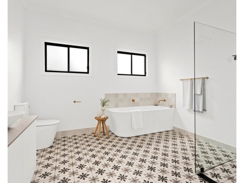 24 Cross Street, Corrimal NSW 2518