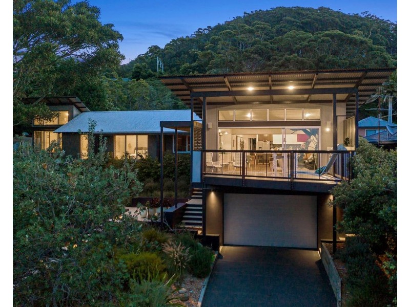 24 Murrawal Road, Stanwell Park NSW 2508