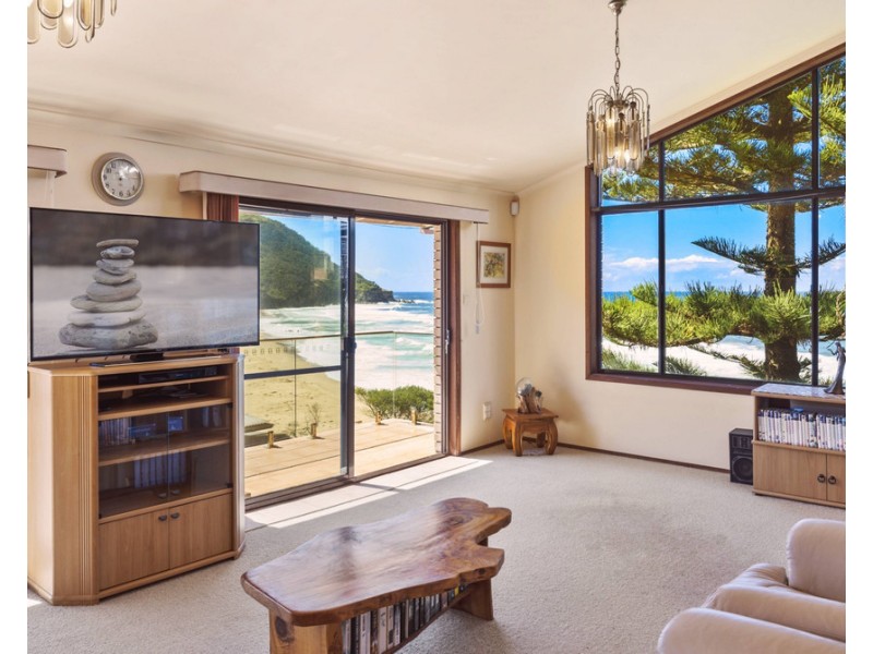 8 Kallaroo Ave, Stanwell Park NSW 2508