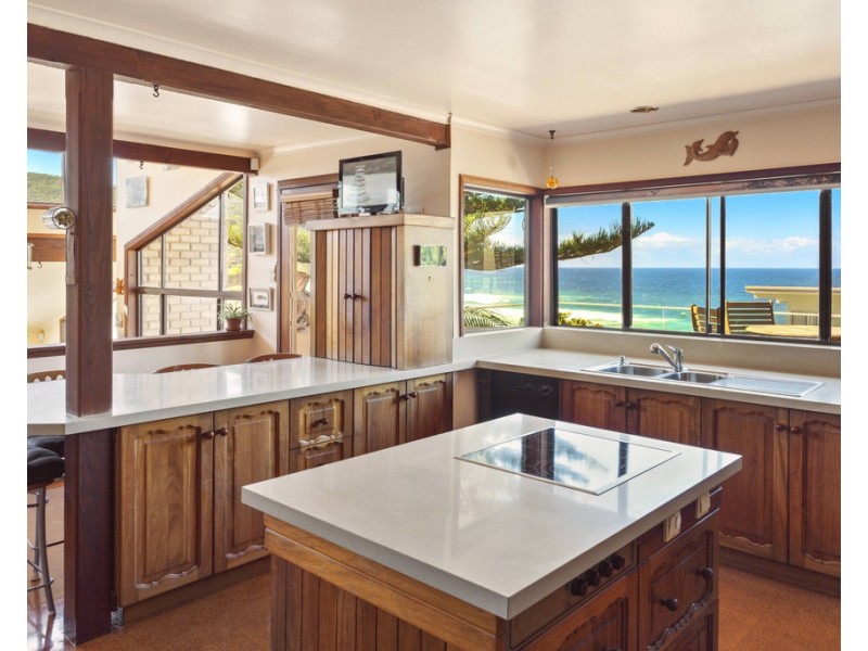 8 Kallaroo Ave, Stanwell Park NSW 2508