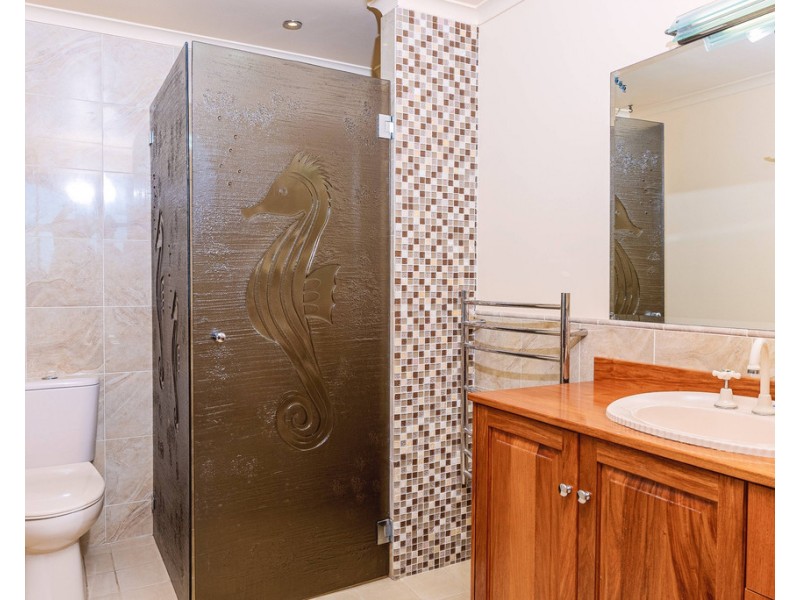 8 Kallaroo Ave, Stanwell Park NSW 2508