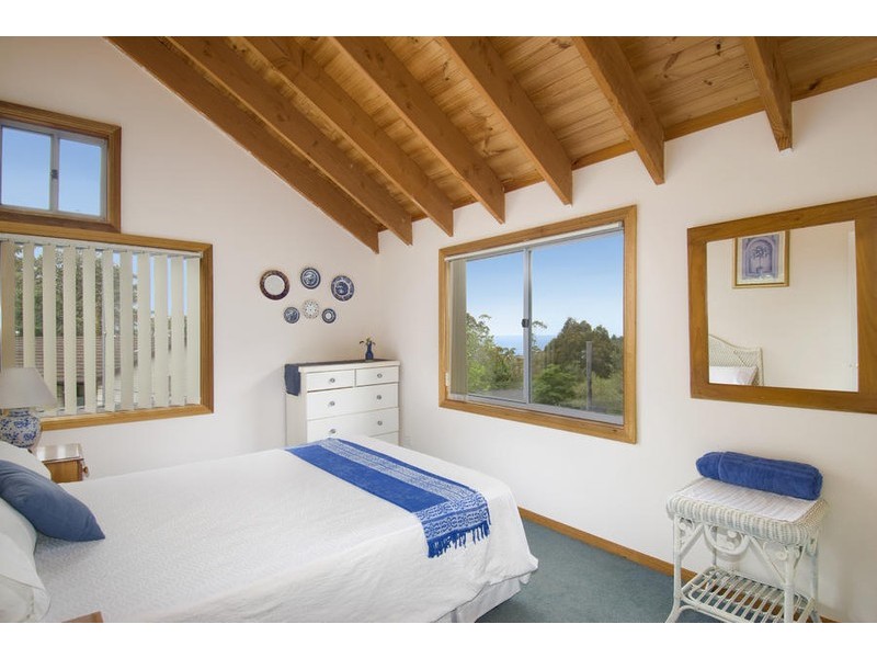 24 Railway Crescent, Stanwell Park NSW 2508
