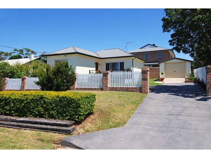 4 Hay Street, Helensburgh NSW 2508