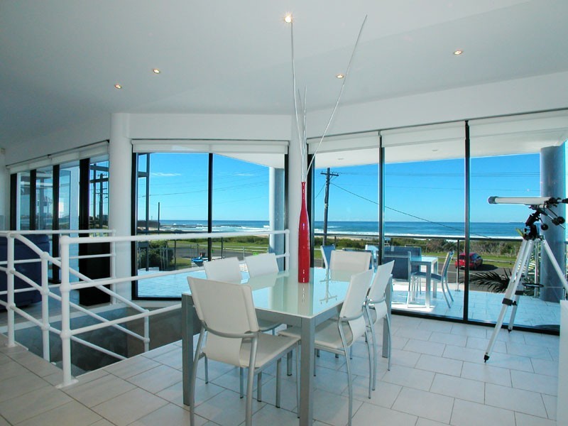 8 Beach Drive, Woonona NSW 2517