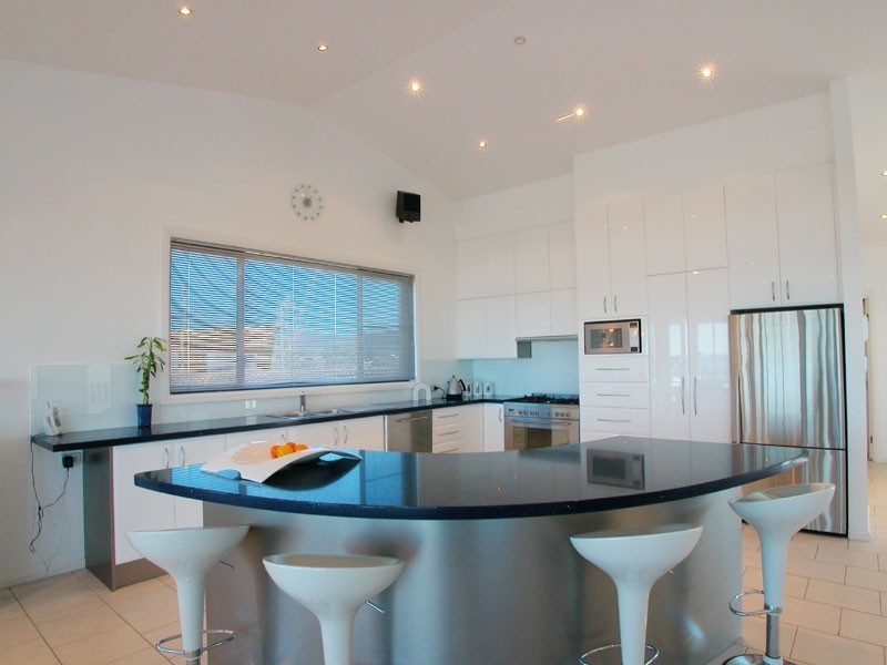 8 Beach Drive, Woonona NSW 2517