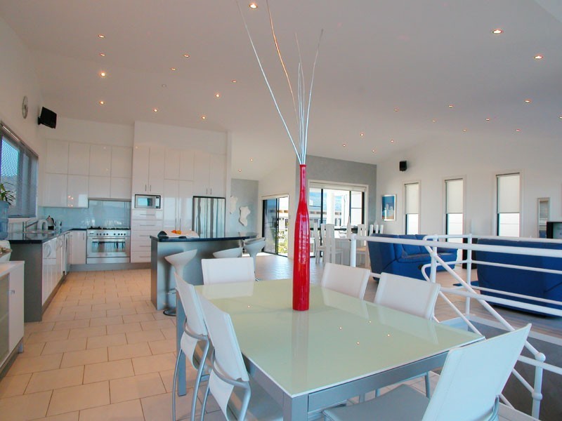 8 Beach Drive, Woonona NSW 2517