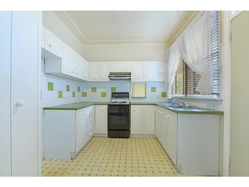 35 William Avenue, Warilla NSW 2528