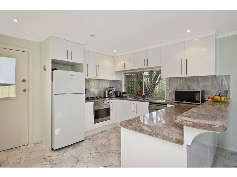 4 Hakea Street, Yarrawarrah NSW 2233