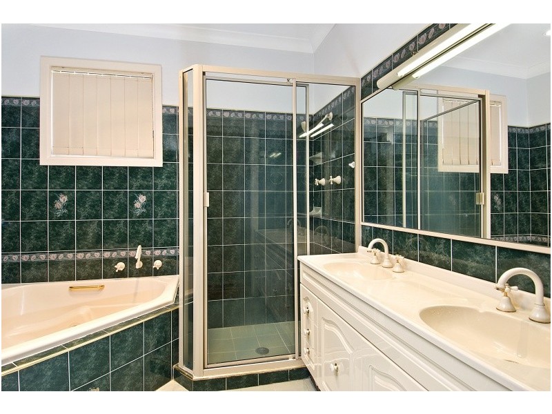 11 Sassafras Avenue, Windang NSW 2528