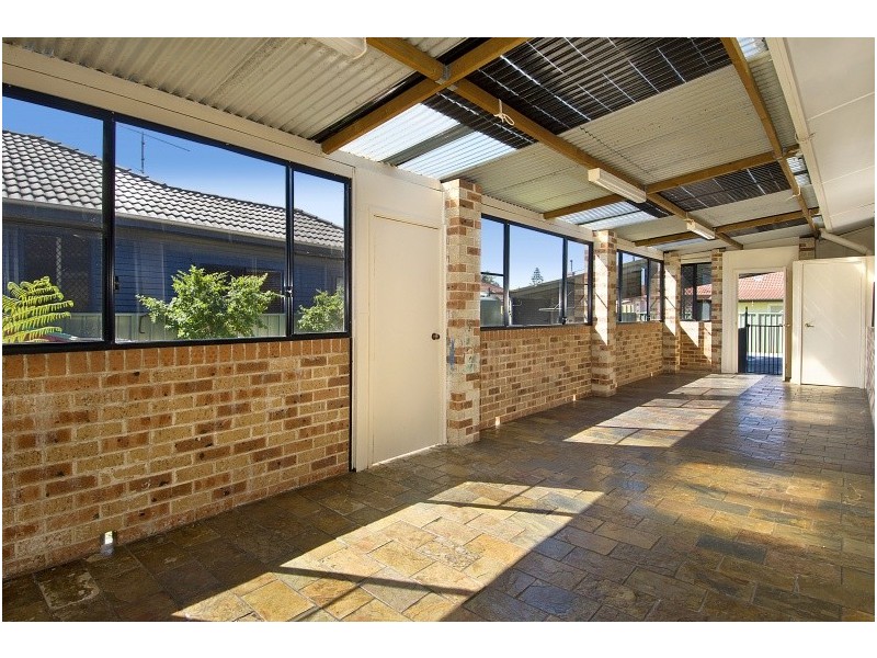11 Sassafras Avenue, Windang NSW 2528