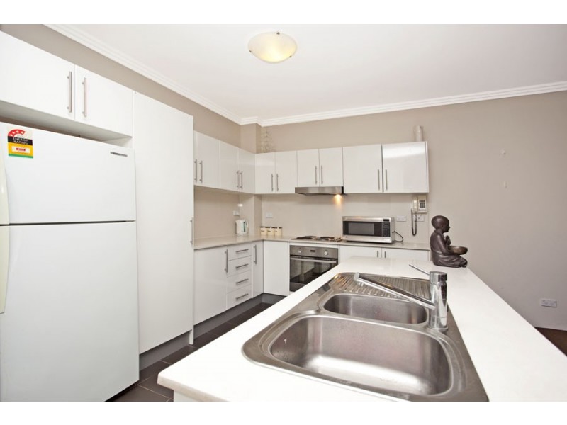 11/15  Stuart Street, Helensburgh NSW 2508