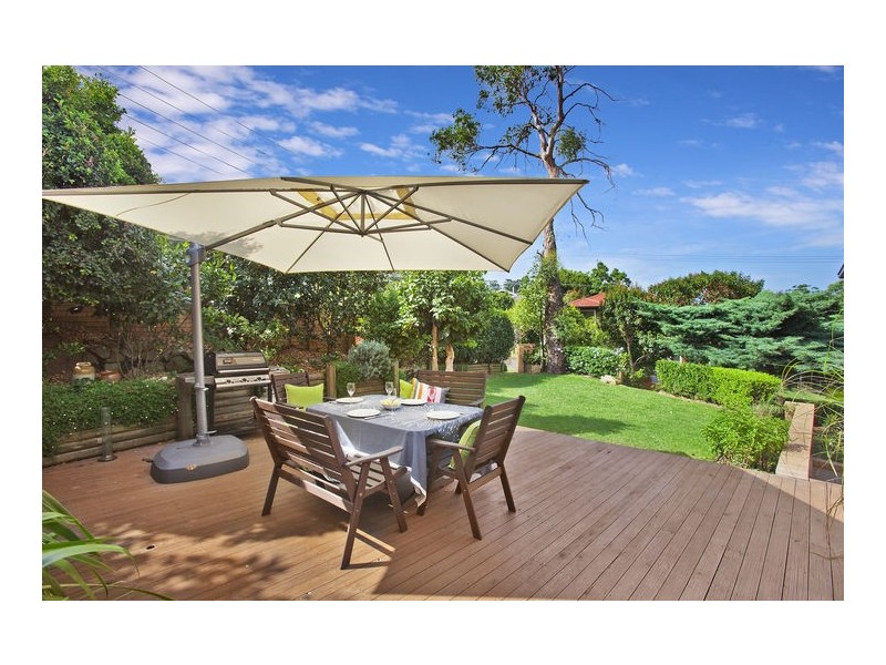 8 Robinsville Crescent, Thirroul NSW 2515