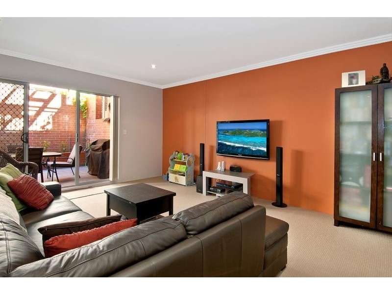 9/11 Stuart Street, Helensburgh NSW 2508
