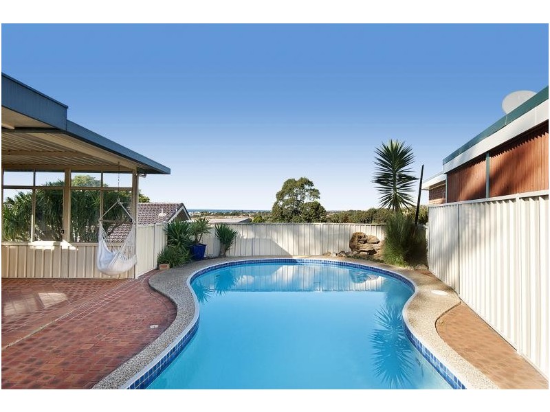 36 Arunta Drive, Thirroul NSW 2515