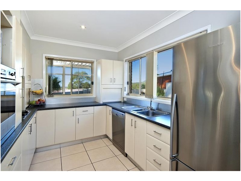 36 Arunta Drive, Thirroul NSW 2515