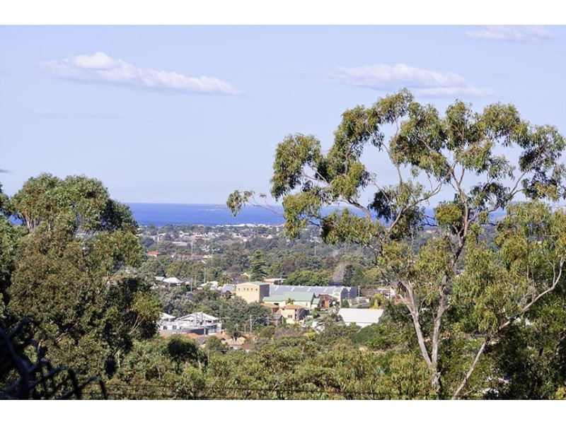 12 Alanson Avenue, Bulli NSW 2516