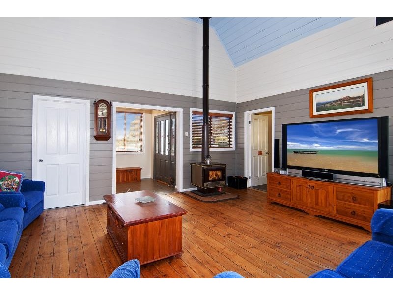 4 Robertson Street, Helensburgh NSW 2508