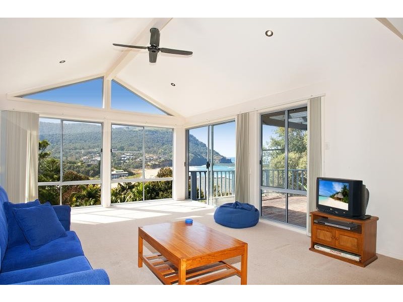 18 Kallaroo Avenue, Stanwell Park NSW 2508