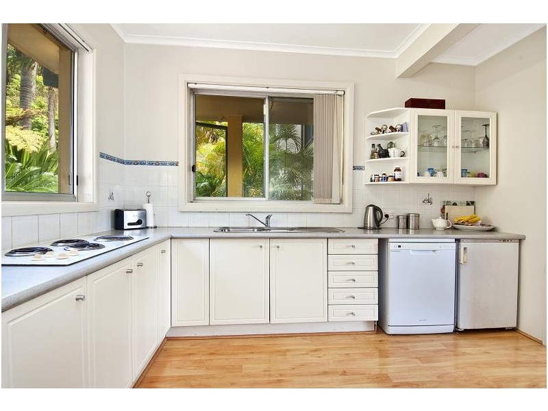 18 Kallaroo Avenue, Stanwell Park NSW 2508