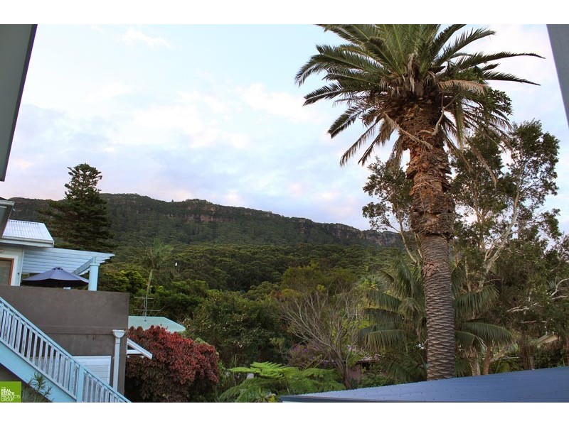 13A The Grove, Austinmer NSW 2515