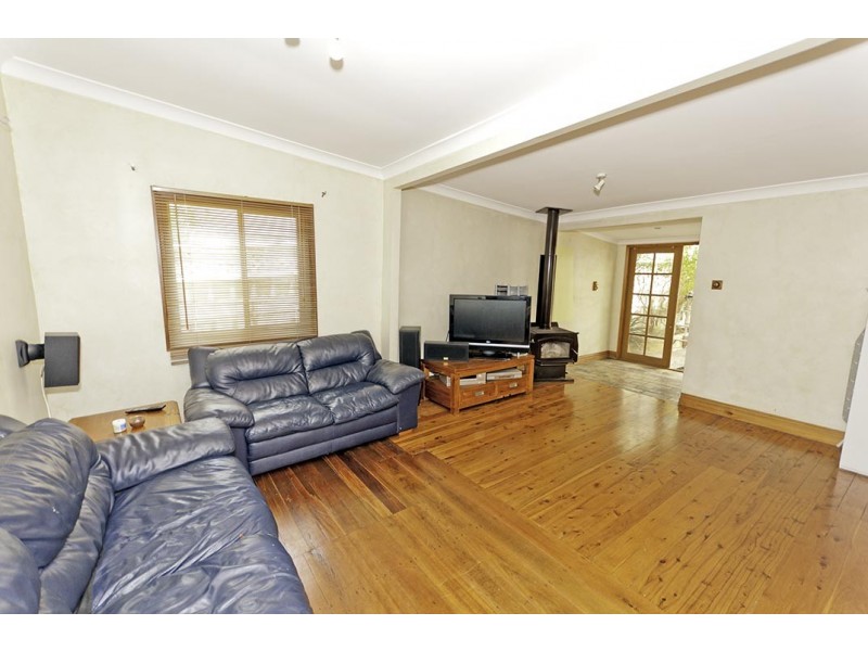 24 Hay Street, Helensburgh NSW 2508