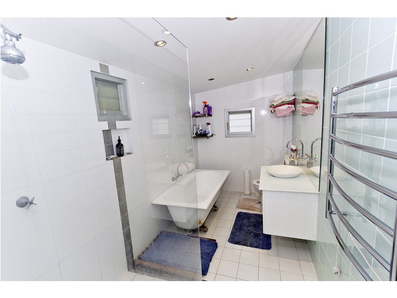 24 Hay Street, Helensburgh NSW 2508