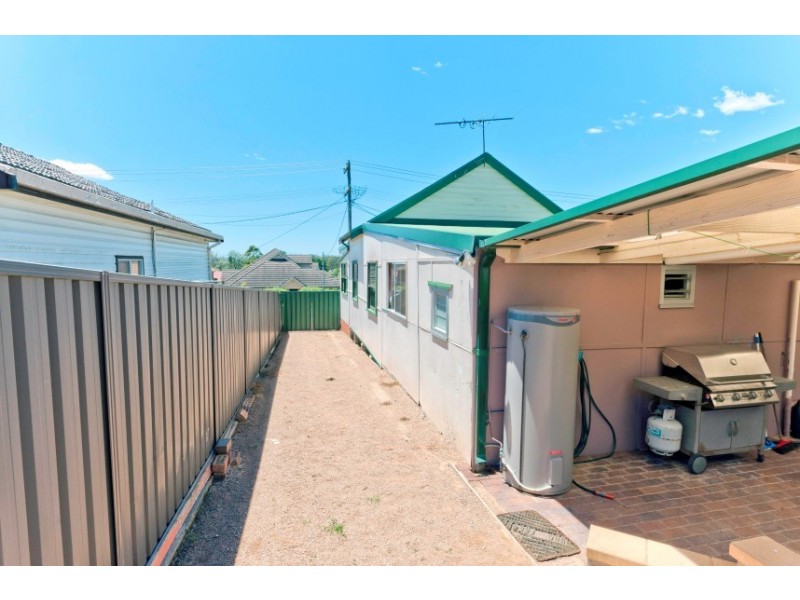 24 Hay Street, Helensburgh NSW 2508