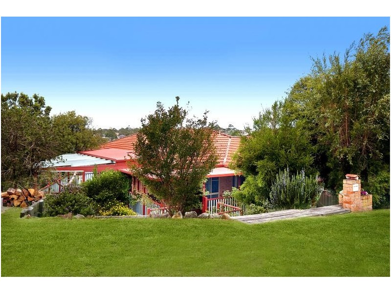 17 Chadwick Grove, Helensburgh NSW 2508