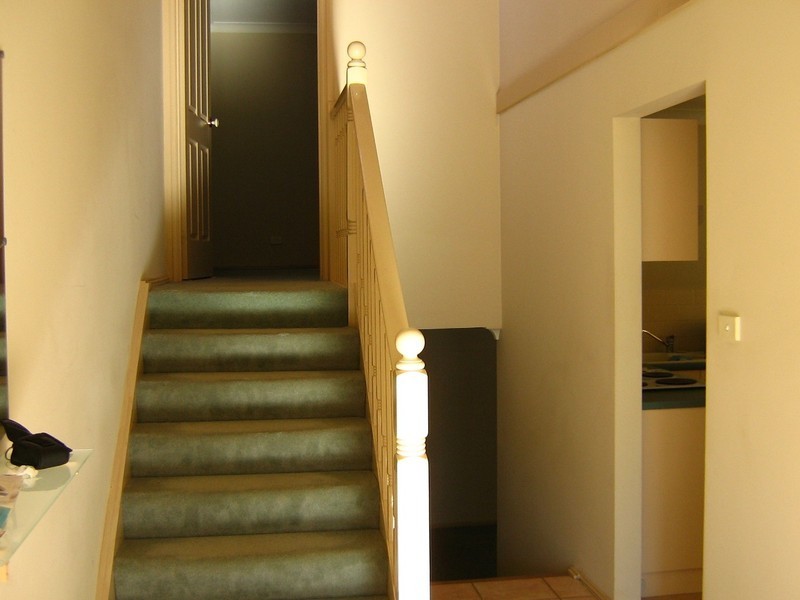 8 Rudd Close, Casula NSW 2170