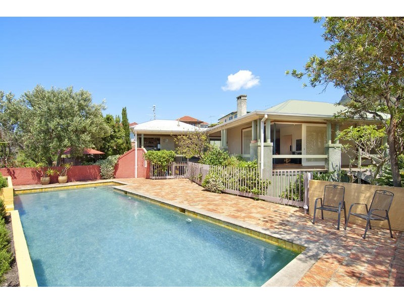 4 Headland Ave, Austinmer NSW 2515