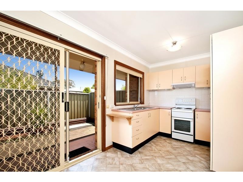 2/128 Parkes Street, Helensburgh NSW 2508