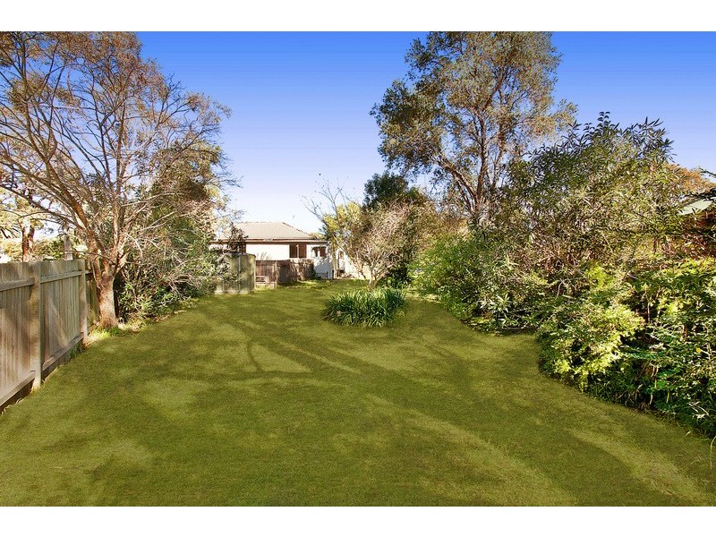 11 Rosebery Street, Heathcote NSW 2233
