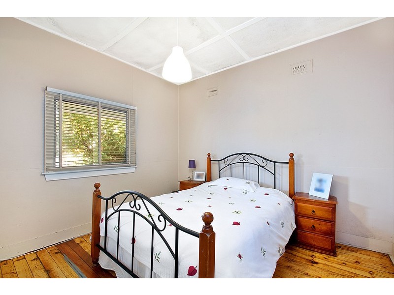 11 Rosebery Street, Heathcote NSW 2233