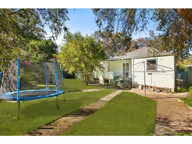 11 Rosebery Street, Heathcote NSW 2233