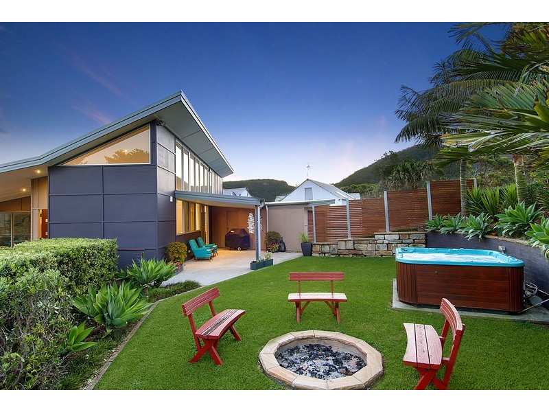 20 Seaview Crescent, Stanwell Park NSW 2508