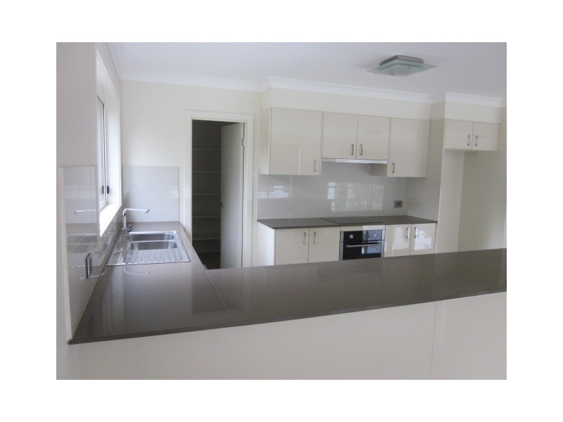83 The Crescent, Helensburgh NSW 2508