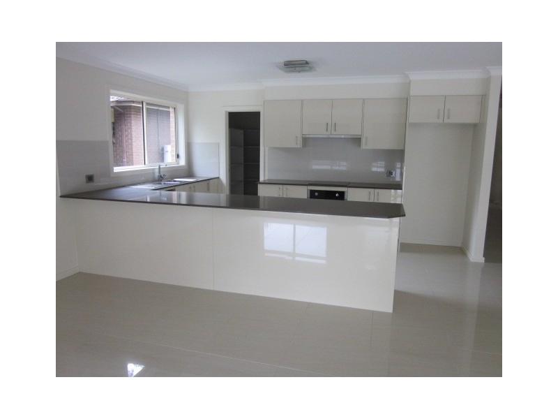 83 The Crescent, Helensburgh NSW 2508