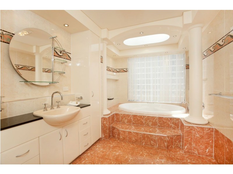 2J Mountain Road, Austinmer NSW 2515