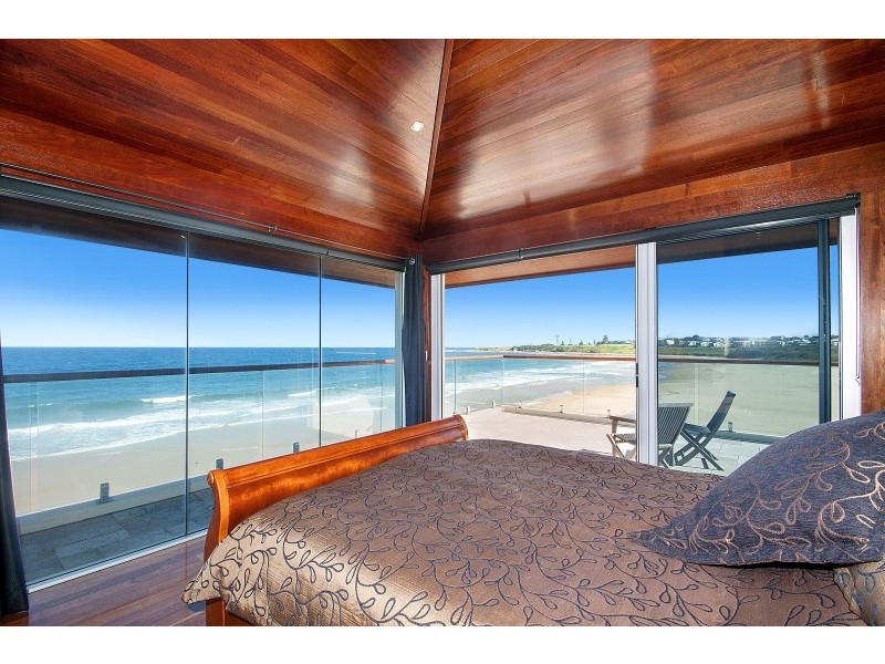 2 Corbett Avenue, Thirroul NSW 2515